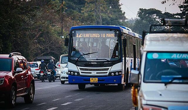 କଟକରେ ମୋ ବସ୍ ଧକ୍କାରେ ପରିବା ବ୍ୟବସାୟୀ ଆହତ