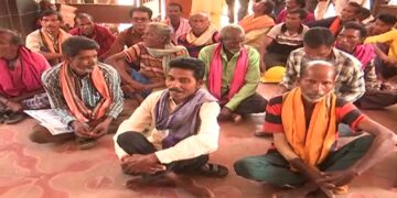 ଲୋୟର ସୁକତେଲ ମୁଖ୍ୟ ନିର୍ମାଣ ଯନ୍ତ୍ରୀଙ୍କୁ ତାଲା ପକାଇ ପ୍ରତିବାଦ