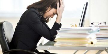 ପୁରୁଷଙ୍କ ତୁଳନାରେ ଅଧିକାଂଶ ମହିଳା ହେଉଛନ୍ତି ଡିପ୍ରେସନ୍‌ର ଶିକାର, ଜାଣନ୍ତୁ ଏହାର କାରଣ ଓ ପ୍ରତିକାର