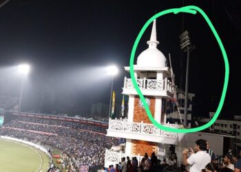 ବାରବାଟୀରେ ମ୍ୟାଚ ଅଧାରେ ବନ୍ଦ ହେଇଗଲା ଲାଇଟ