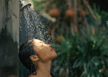 ବେଡ୍‌କୁ ଯିବା ପୂର୍ବରୁ ନାଇଟ ସାୱାର କରିବାକୁ ଭୁଲନ୍ତୁ ନାହିଁ, ଜାଣି ରଖନ୍ତୁ ଫାଇଦା