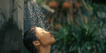 ବେଡ୍‌କୁ ଯିବା ପୂର୍ବରୁ ନାଇଟ ସାୱାର କରିବାକୁ ଭୁଲନ୍ତୁ ନାହିଁ, ଜାଣି ରଖନ୍ତୁ ଫାଇଦା