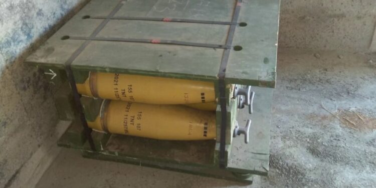 ଟ୍ରେନ ୱାଗନରୁ ୧୨ ବୋମା ଜବତ