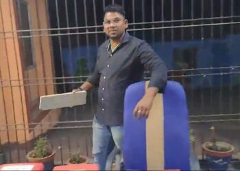 ଅନଲାଇନରେ କିଣିଥିଲେ ଲାପଟପ୍, ଆସିଲା ମାର୍ବଲ ପଥର