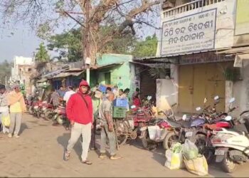 ମଦ ଦୋକାନରୁ ଲୁଟିନେଲେ