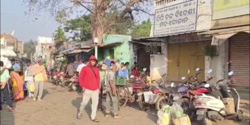 ମଦ ଦୋକାନରୁ ଲୁଟିନେଲେ