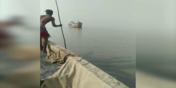 ହୁଗୁଳି ନଦୀରେ ବୁଡ଼ିଲା ପାଉଁଶ ବୋଝେଇ ବାଂଲାଦେଶୀ ଡଙ୍ଗା