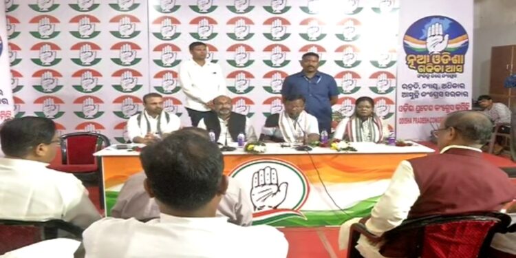 କଂଗ୍ରେସ ଭବନରେ ନେତା ଓ କର୍ମୀଙ୍କୁ ଭେଟିଲେ ପିସିସି ସଭାପତି