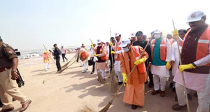 ମହାକୁମ୍ଭ ସରିବା ପରେ ଘାଟ ସଫା କଲେ ମୁଖ୍ୟମନ୍ତ୍ରୀ ଯୋଗୀ ଆଦିତ୍ୟନାଥ