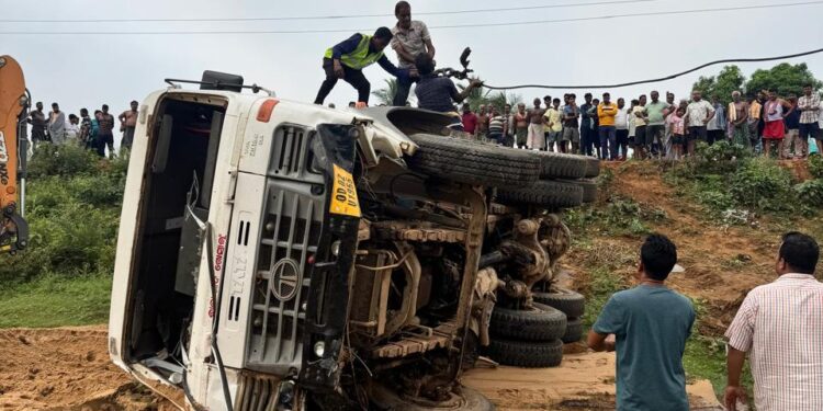 PCRକୁ ଚାପି ଦେଲା ହାଇଓ୍ବା: ୨ ପୋଲିସ ମୃତ