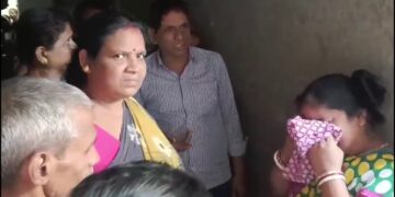 ଝିଅ ପାଠ ପଢିବାକୁ କହିବାରୁ ୭ଦିନ ଧରି ଲୁହା ଶିକୁଳିରେ ବାନ୍ଧି ରଖିଲେ ଘର ଲୋକ