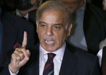 ଭାରତ ଆକ୍ରମଣରେ ଭୟଭୀତ : ପାକିସ୍ତାନ ପ୍ରଧାନମନ୍ତ୍ରୀ ଡାକିଲେ ଜରୁରୀ ବୈଠକ