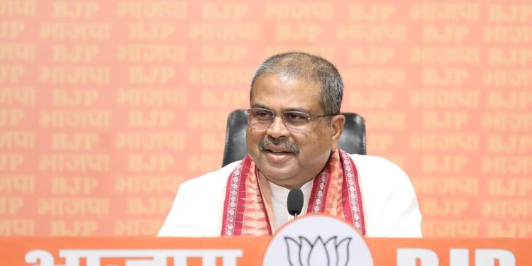 ପଛୁଆ ଓ ବଞ୍ଚିତ ବର୍ଗଙ୍କ ଅଧିକାରକୁ କଂଗ୍ରେସ ସର୍ବଦା ଉପେକ୍ଷିତ କରିଛି, କାକା କାଲେଲକର କମିଶନଙ୍କ ରିପୋର୍ଟକୁ କିଏ ପ୍ରତ୍ୟାଖ୍ୟାନ କରିଥିଲା?: ଧର୍ମେନ୍ଦ୍ର ପ୍ରଧାନ