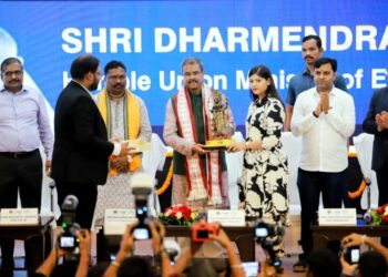 ଏଫପିଓ, ଉଠା ବ୍ୟବସାୟୀ ଏବଂ ଲକ୍ଷପତି ଦିଦି ଭଳି ବିଷୟ ସହ ଚାଟାର୍ଡ ଆକାଉଣ୍ଟାଣ୍ଟ୍ ସମୁଦାୟ ଯୋଡ଼ି ହୁଅନ୍ତୁ: ଧର୍ମେନ୍ଦ୍ର ପ୍ରଧାନ