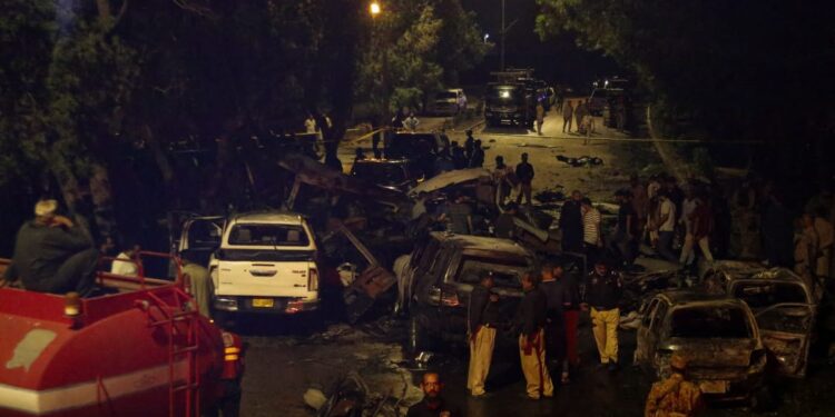 କରାଚିକୁ ଘେରିଲେ ଭାରତୀୟ ନୌସେନା