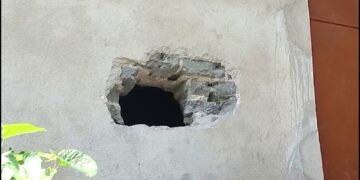 କାନ୍ଥ କଣା କରି ନେଇଗଲେ ୮୦ ଲକ୍ଷ ଟଙ୍କାର ମୋବାଇଲ୍