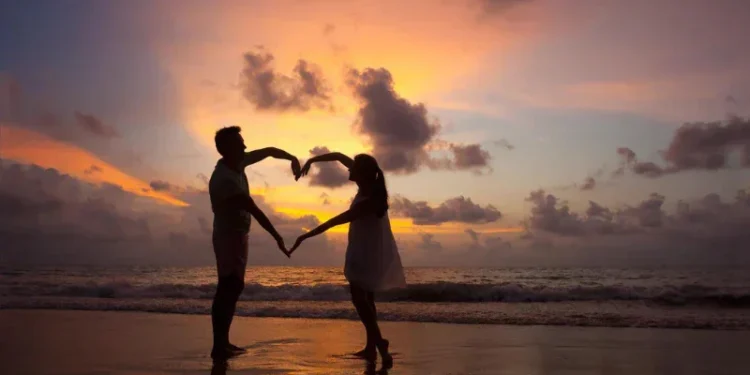 ପ୍ରେମ ପାଇଁ ସ୍ବାମୀ ଏବଂ ପରିବାରକୁ ପର କଲେ ମହିଳା..