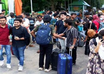 ଜମ୍ମୁରୁ ଫେରୁଛନ୍ତି ଓଡ଼ିଆ ଛାତ୍ର; ସୁରକ୍ଷିତ ପ୍ରତ୍ୟାବର୍ତ୍ତନ ପାଇଁ ସରକାର ଖୋଲିଲେ ୨୪ ଘଣ୍ଟିଆ କଂଟ୍ରୋଲ ରୁମ