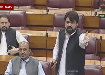 ପାକିସ୍ତାନ ପ୍ରଧାନମନ୍ତ୍ରୀ ଏବଂ ସେନା ମୁଖ୍ୟଙ୍କୁ ସାଂସଦଙ୍କ ସମାଲୋଚନା