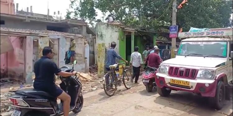 ଭଦ୍ରକରେ ପୁଣି ଆରମ୍ଭ ହେଲା ସରକାରୀ ଜମିରୁ ଜବର ଦଖଲ ଉଚ୍ଛେଦ ପ୍ରକ୍ରିୟା