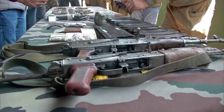 ଜାମୁ ଓ କାଶ୍ମୀର ସୋପିଆନରେ ବିପୁଳ ଅସ୍ତ୍ରଶସ୍ତ୍ର ଜବତ