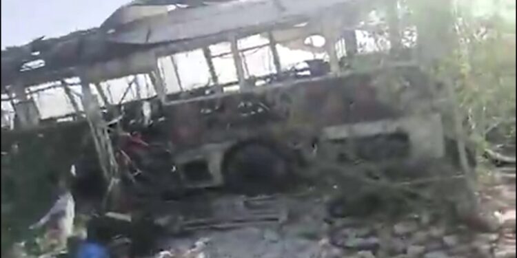 ପାକିସ୍ତାନରେ ସ୍କୁଲ ବସ୍ ଉପରେ ଆତଙ୍କବାଦୀ ହମଲା ହମଲାରେ ୫ ଛାତ୍ରଛାତ୍ରୀ ମୃତ