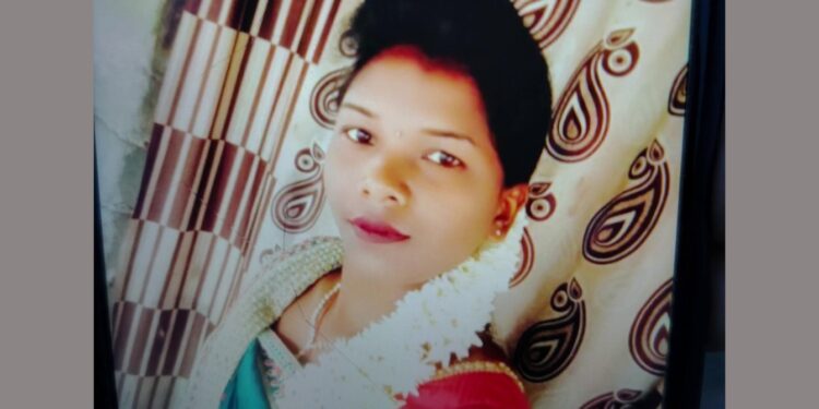 ଘର ଭିତରୁ ମହିଳାଙ୍କ ଅର୍ଦ୍ଧନଗ୍ନ ମୃତଦେହ ଉଦ୍ଧାର