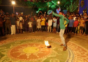 ମଧ୍ୟରାତ୍ରୀରେ ଲୋକାରଣ୍ୟ ଏକାମ୍ର କ୍ଷେତ୍ର