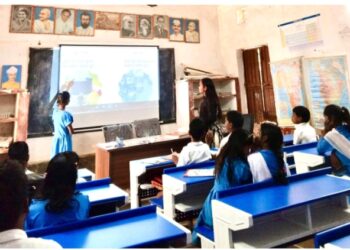 ବେଦାନ୍ତ ଆଲୁମିନିୟମର ଜ୍ଞାନ ଜ୍ୟୋତି କାର୍ଯ୍ୟକ୍ରମ ରାୟଗଡ଼ା ଏବଂ କଳାହାଣ୍ଡିରେ ଶିକ୍ଷାଦାନକୁ ସ୍ମାର୍ଟ କରିଛି