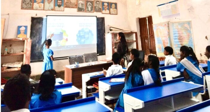 ବେଦାନ୍ତ ଆଲୁମିନିୟମର ଜ୍ଞାନ ଜ୍ୟୋତି କାର୍ଯ୍ୟକ୍ରମ ରାୟଗଡ଼ା ଏବଂ କଳାହାଣ୍ଡିରେ ଶିକ୍ଷାଦାନକୁ ସ୍ମାର୍ଟ କରିଛି