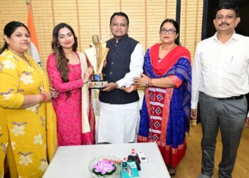 ଜ୍ୟୋତିର୍ମୟୀଙ୍କୁ ସମ୍ବର୍ଦ୍ଧିତ କଲେ ମୁଖ୍ୟମନ୍ତ୍ରୀ: ଘୋଷଣା କଲେ ୫ ଲକ୍ଷ ଟଙ୍କାର ପୁରସ୍କାର ରାଶି